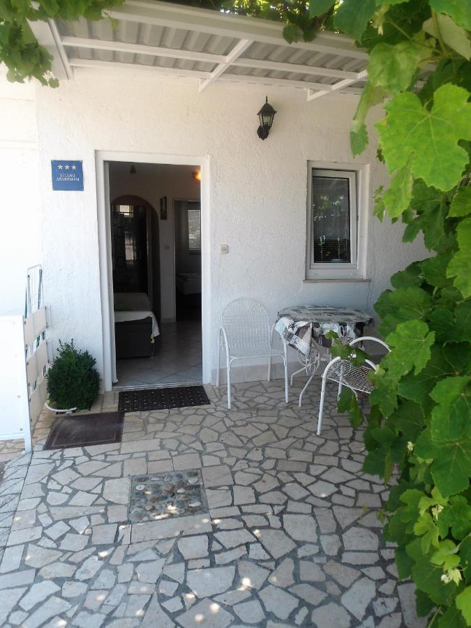 Guest House Pamela Senj  Exteriör bild