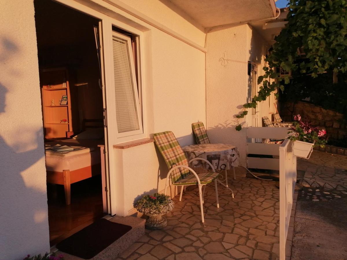 Guest House Pamela Senj  Exteriör bild